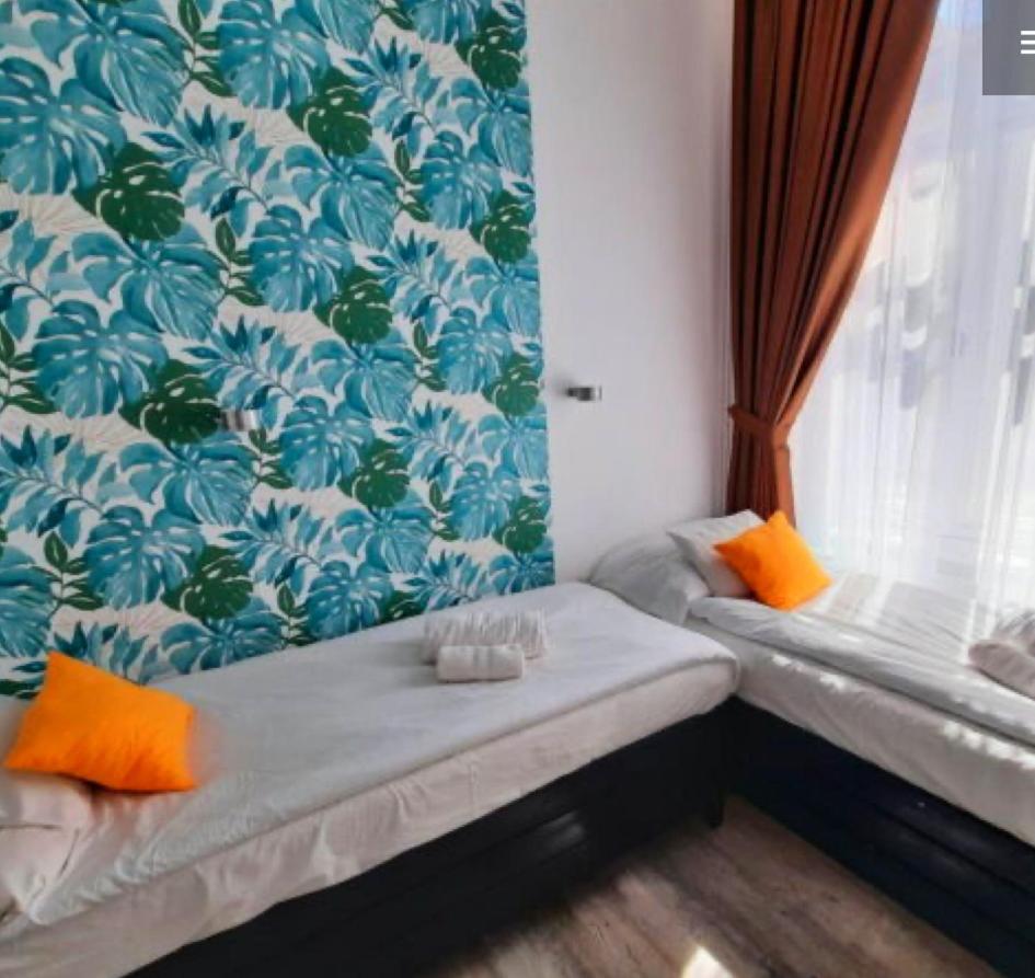 Centrum Wellness Hostel Debrecen Exterior photo